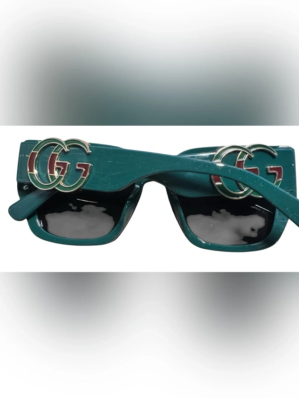 Women's Green & Black Fashion Sunglasses - Stylish Oversized Shade